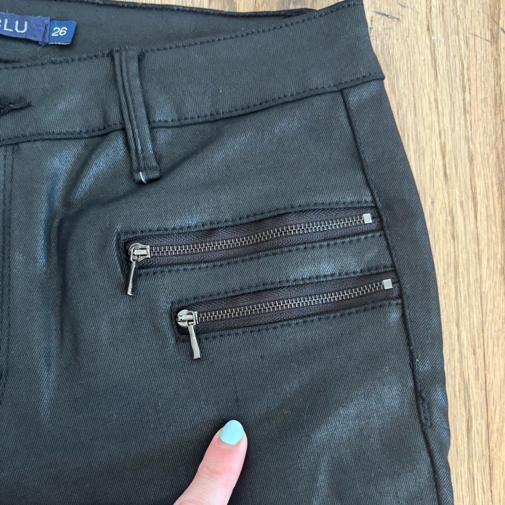 Tractr Blu Faux Leather Pants Black Zippers 26 - Picture 4 of 5